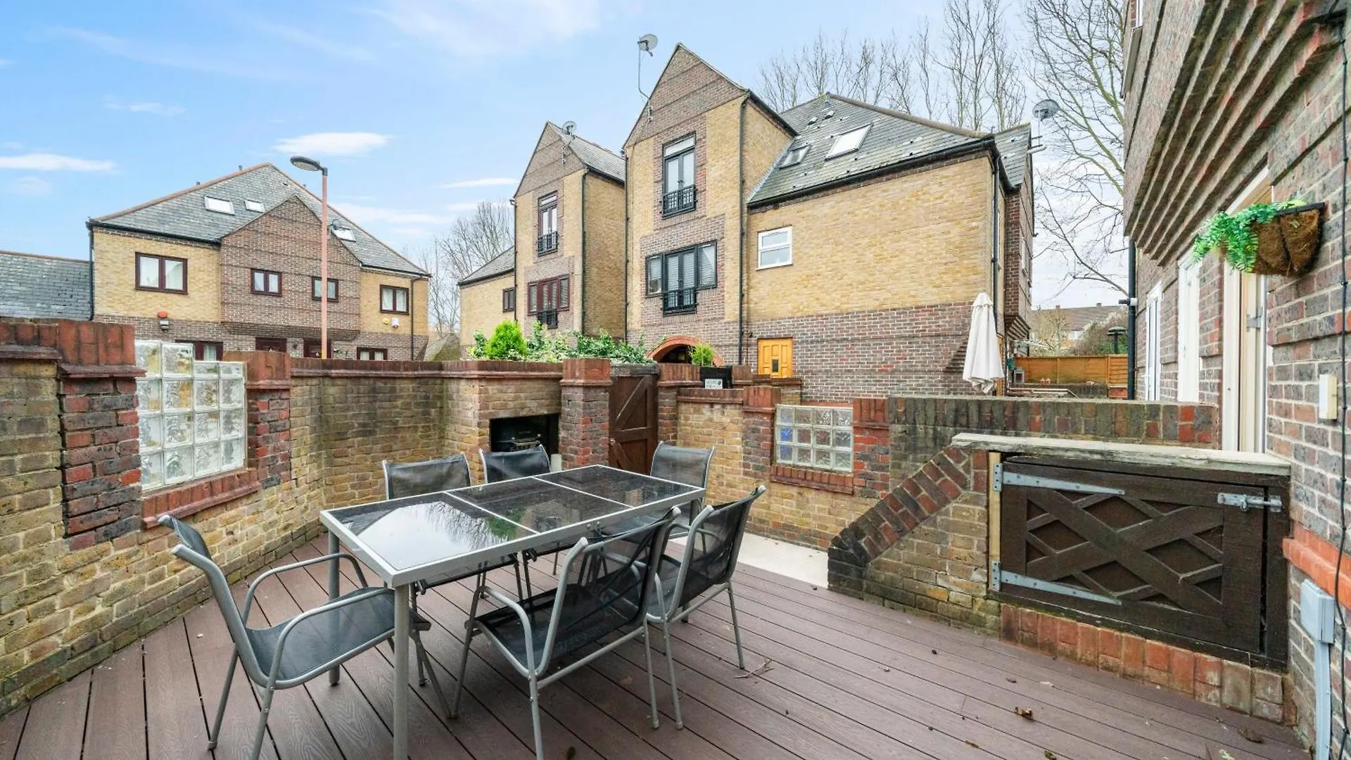 Glamorous 2Br House, Outdoor Space & Free Parking Apartment London United Kingdom